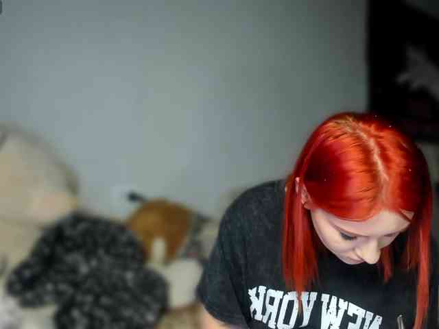 RedheadDevil webcam