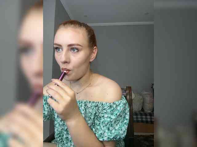 RedheadDevil webcam