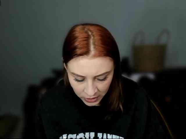 RedheadDevil webcam