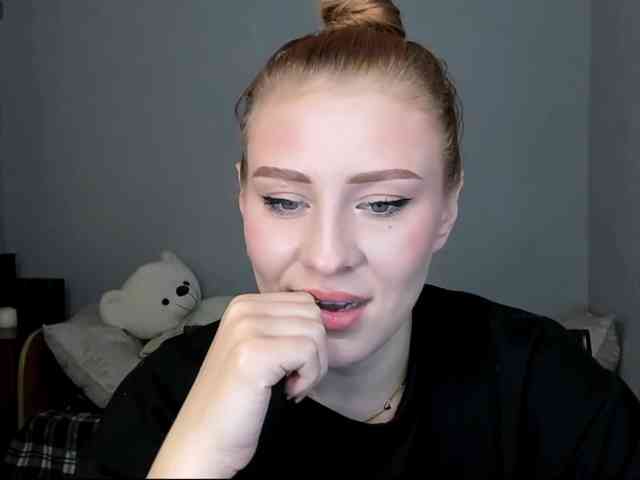 RedheadDevil webcam