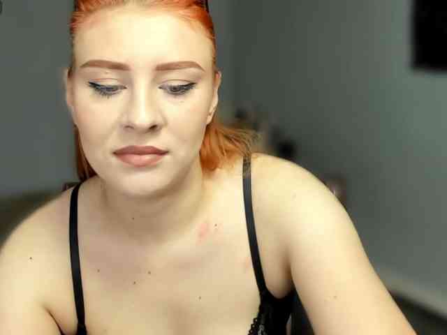 RedheadDevil webcam