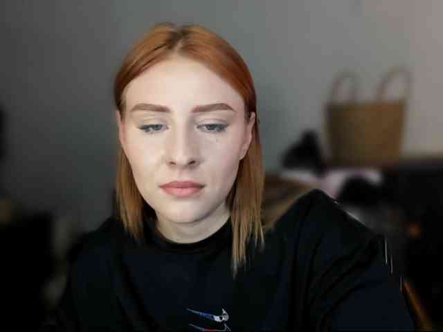 RedheadDevil webcam