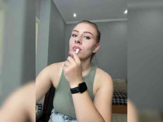RedheadDevil webcam