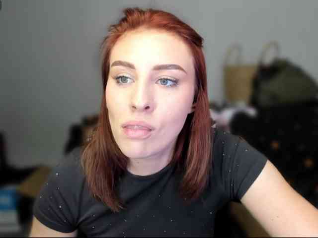 RedheadDevil webcam