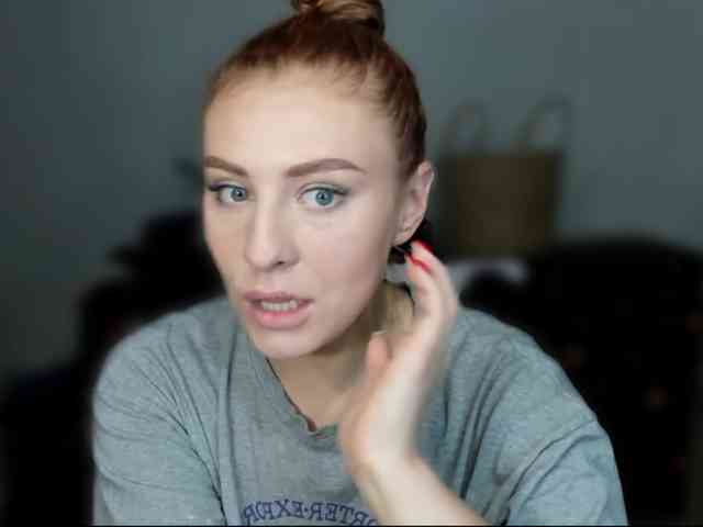 RedheadDevil webcam