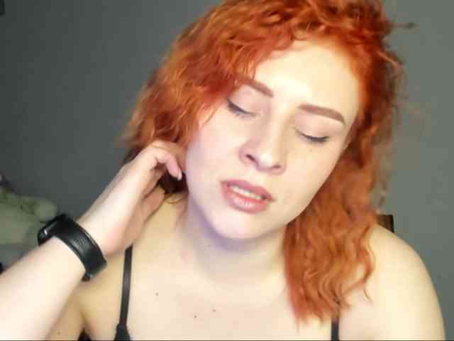 RedheadDevil webcam
