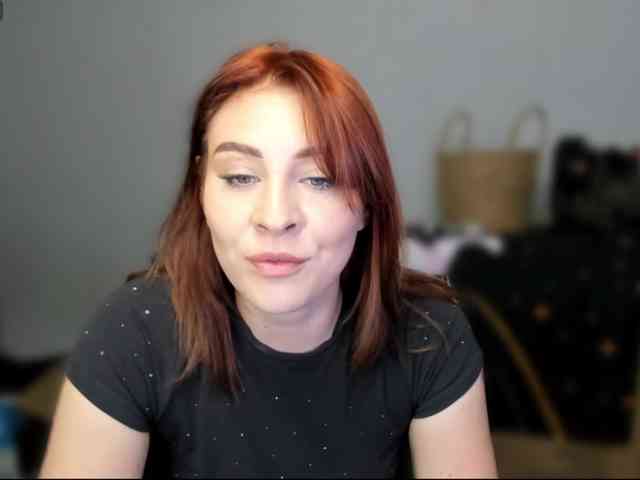 RedheadDevil webcam