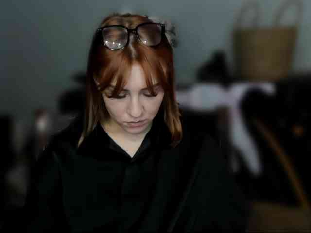 RedheadDevil webcam