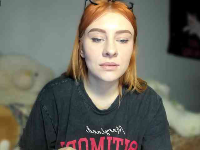 RedheadDevil webcam