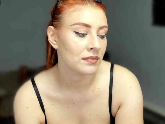 RedheadDevil webcam