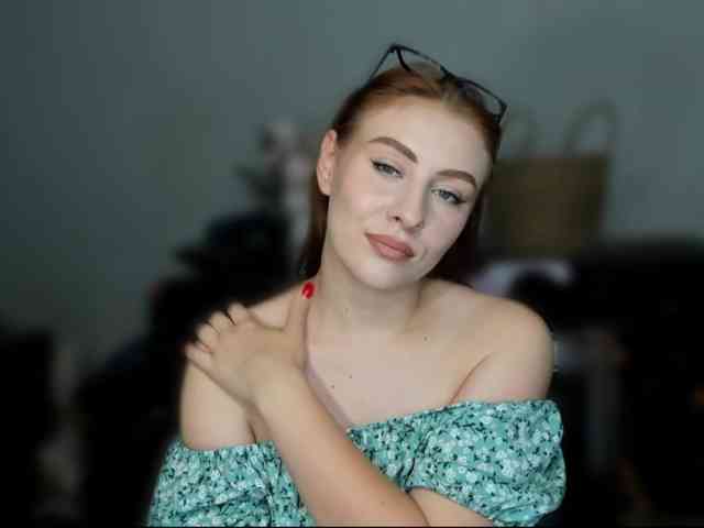 RedheadDevil webcam