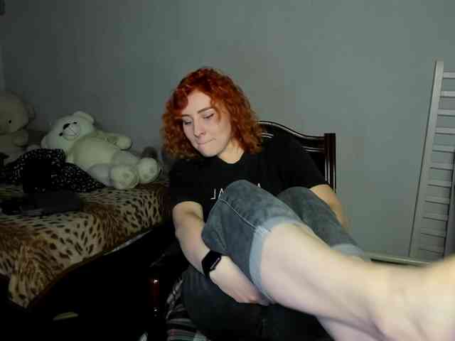 RedheadDevil webcam