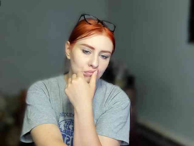 RedheadDevil webcam