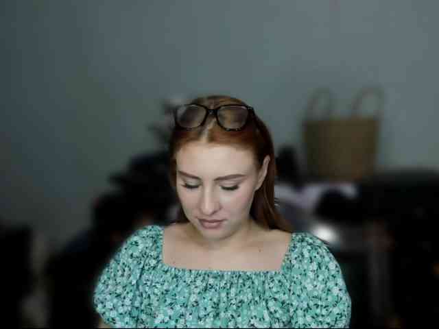 RedheadDevil webcam
