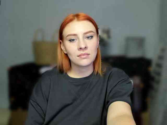 RedheadDevil webcam