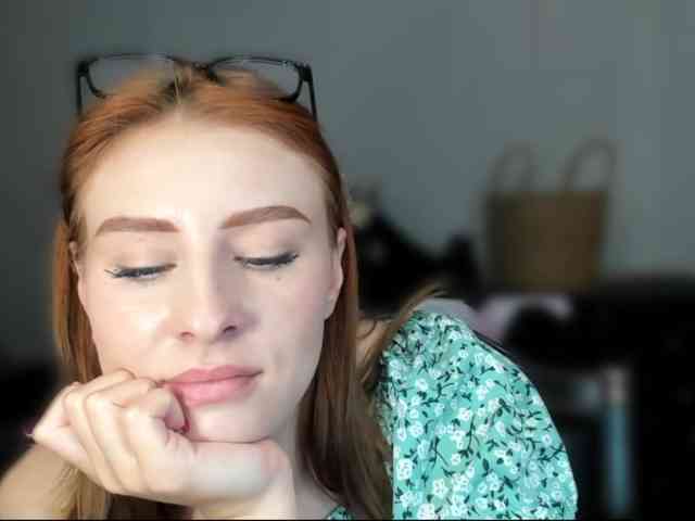 RedheadDevil webcam