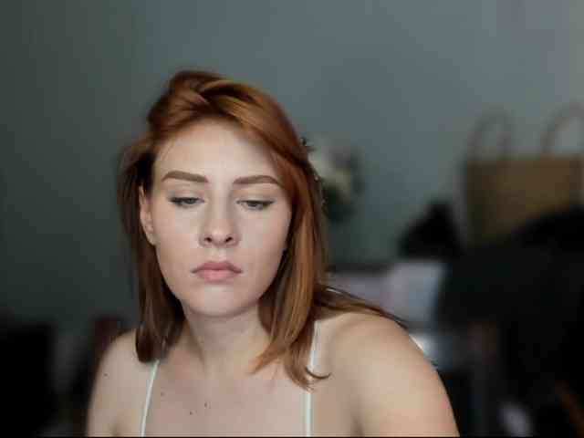 RedheadDevil webcam