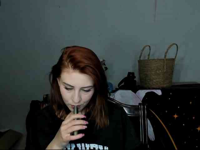 RedheadDevil webcam