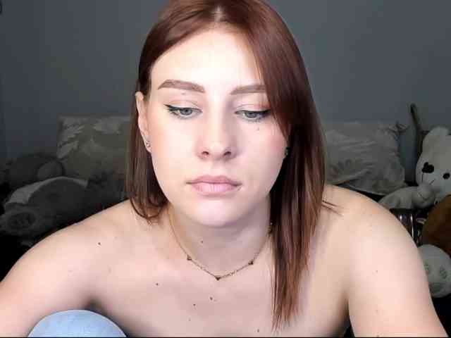 RedheadDevil webcam