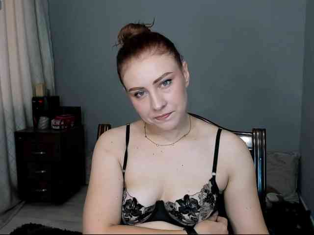 RedheadDevil webcam