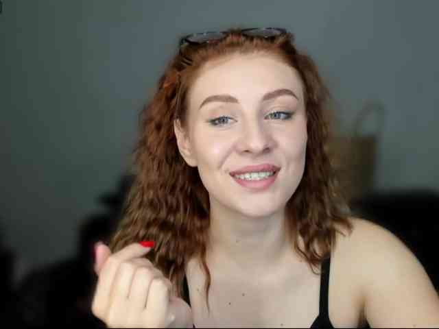 RedheadDevil webcam