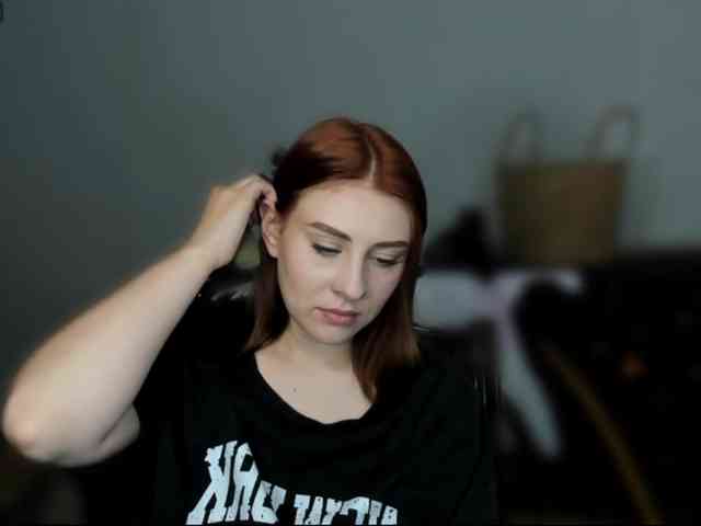 RedheadDevil webcam