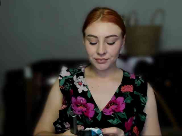 RedheadDevil webcam