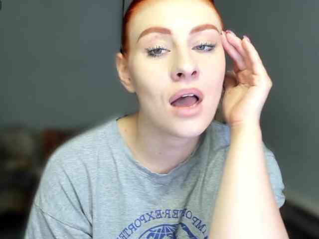 RedheadDevil webcam