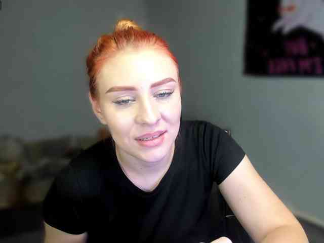 RedheadDevil webcam