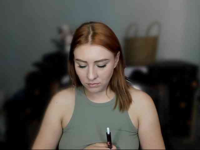 RedheadDevil webcam