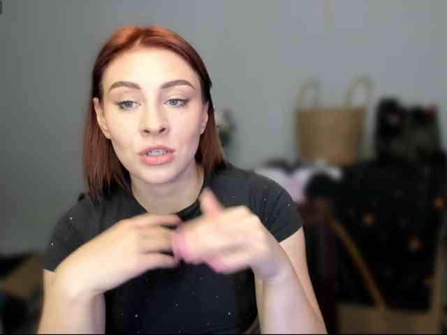RedheadDevil webcam
