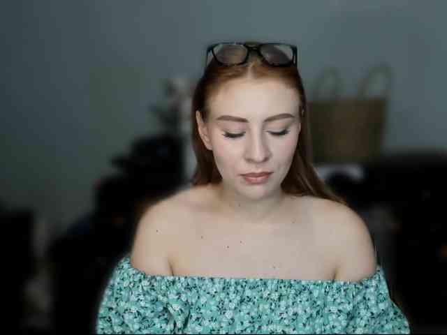 RedheadDevil webcam