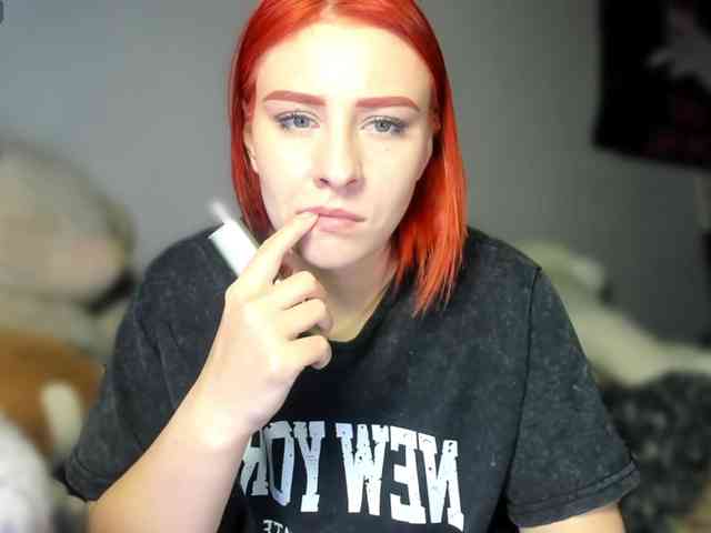 RedheadDevil webcam