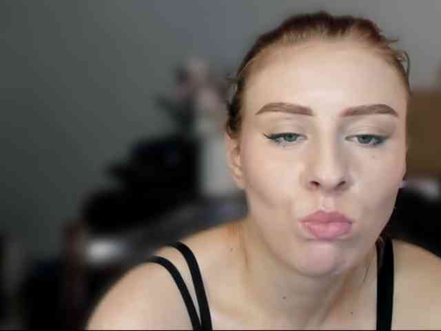 RedheadDevil webcam