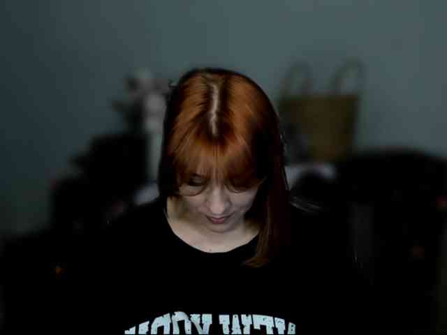 RedheadDevil webcam