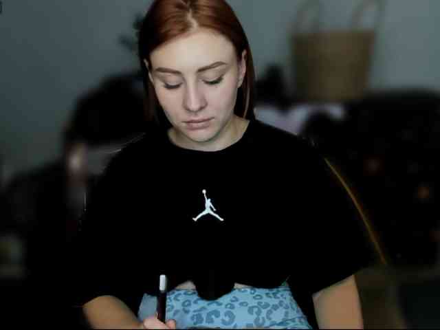 RedheadDevil webcam