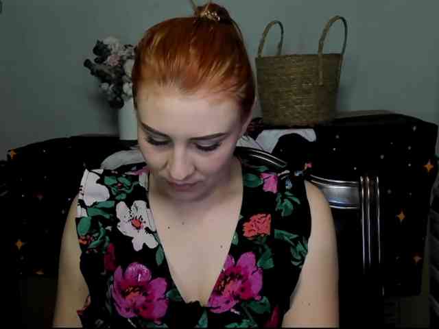 RedheadDevil webcam