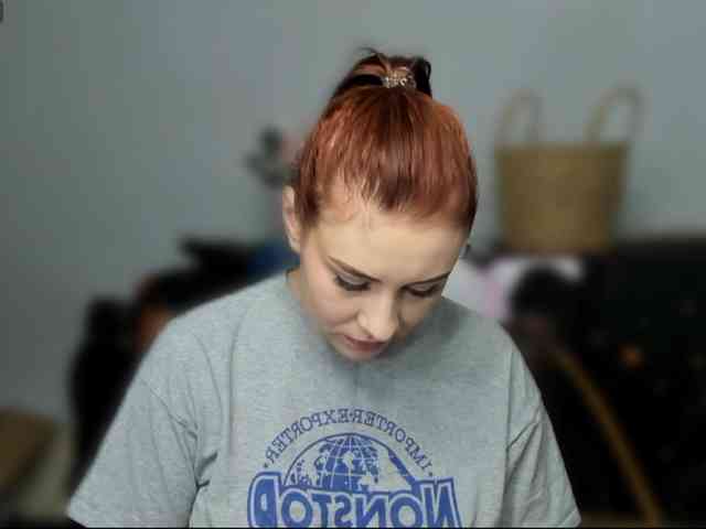RedheadDevil webcam