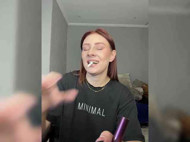 RedheadDevil webcam