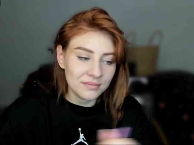 RedheadDevil webcam