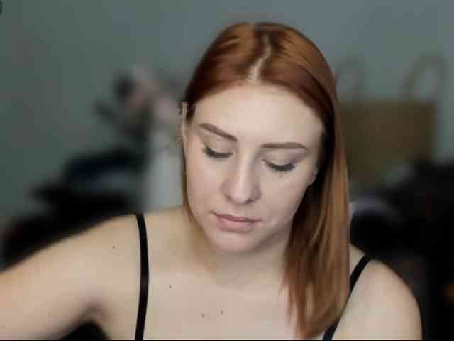 RedheadDevil webcam