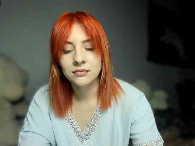 RedheadDevil webcam
