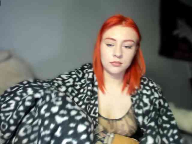 RedheadDevil webcam