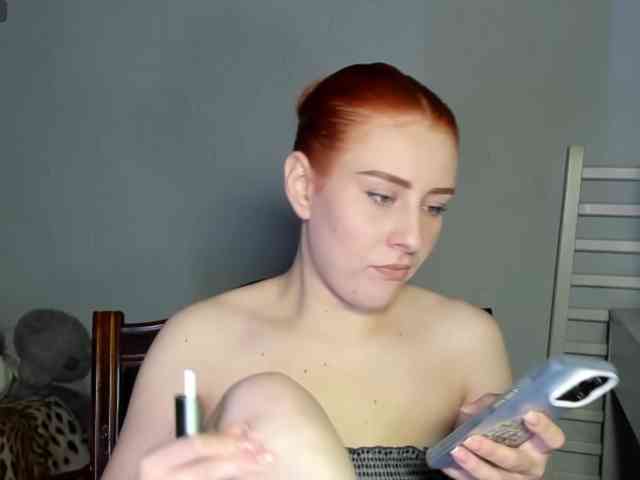RedheadDevil webcam