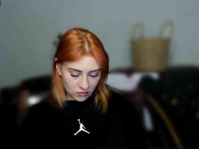 RedheadDevil webcam