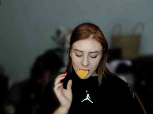 RedheadDevil webcam