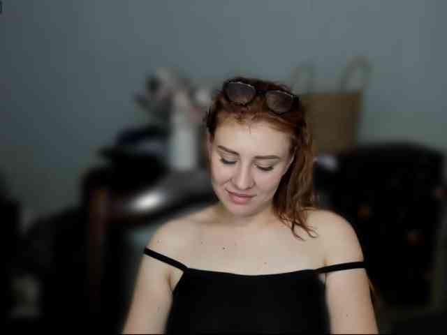 RedheadDevil webcam