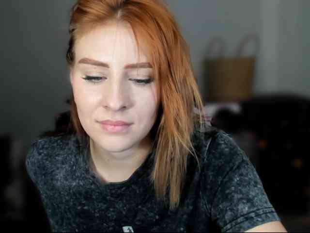 RedheadDevil webcam