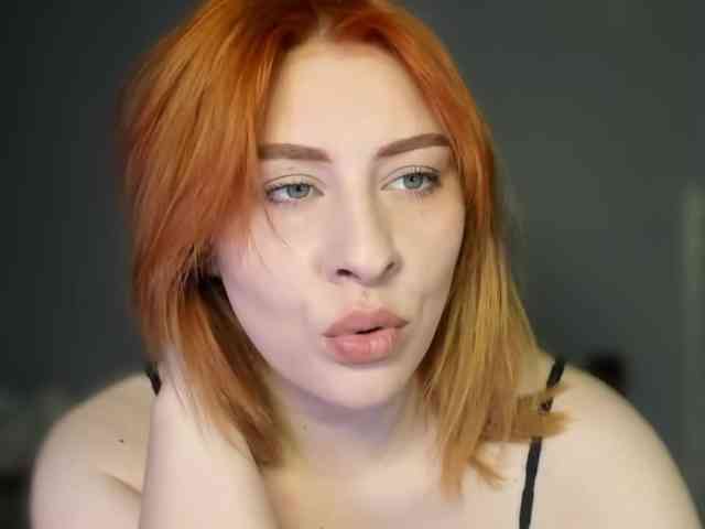 RedheadDevil webcam