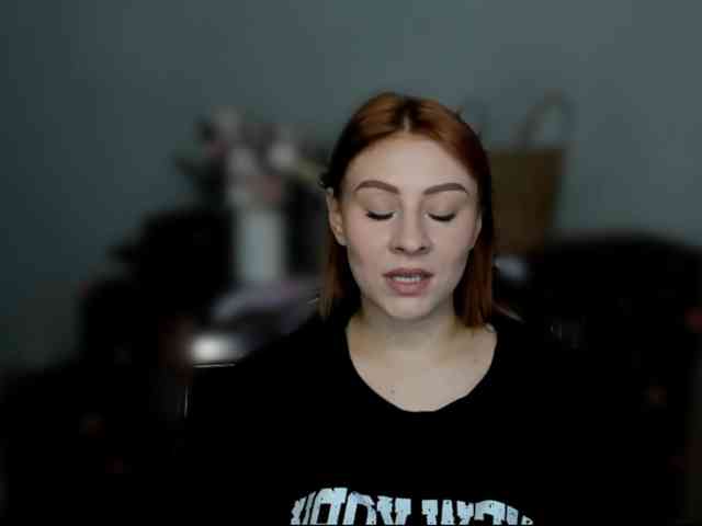RedheadDevil webcam